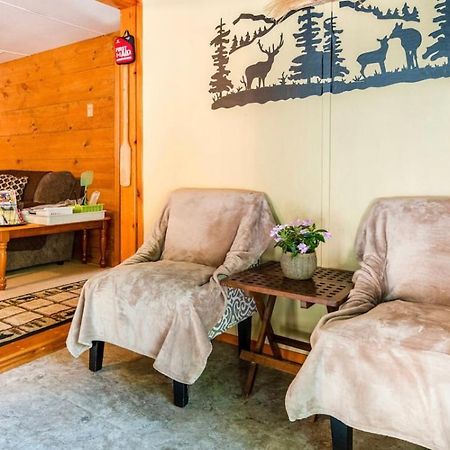 Pocono Cabin With Private Pool At Shawnee Mtn East Stroudsburg Exteriör bild