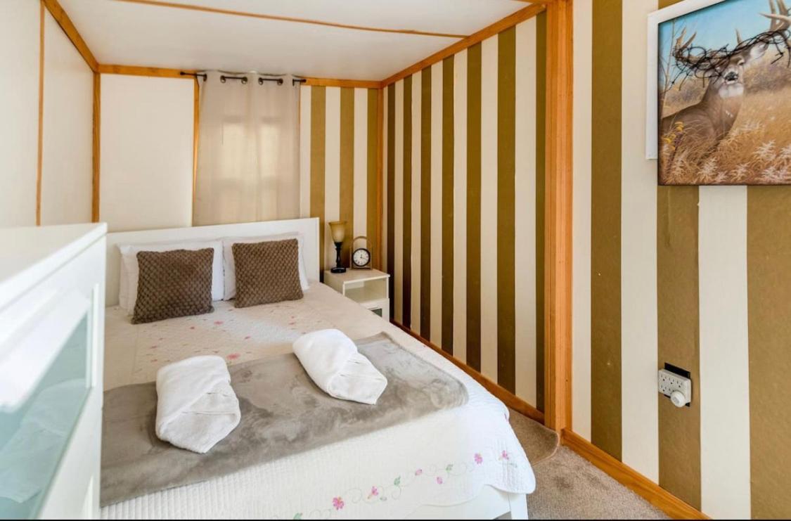 Pocono Cabin With Private Pool At Shawnee Mtn East Stroudsburg Exteriör bild