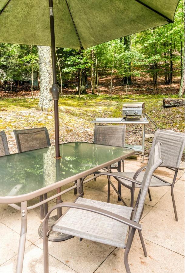 Pocono Cabin With Private Pool At Shawnee Mtn East Stroudsburg Exteriör bild